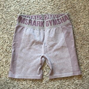 WOMENS SIZE MEDIUM GYMSHARK ADAPT BIKE SHORTS